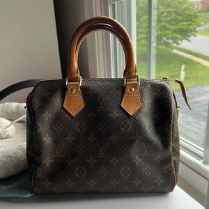 Authentic Louis Vuitton Speedy 25 Handbag